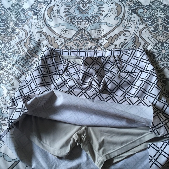 N VO golf skort - Picture 2 of 5